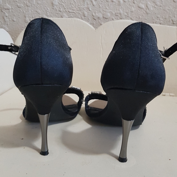 Spring satin heels. Size 10. - Picture 2 of 3